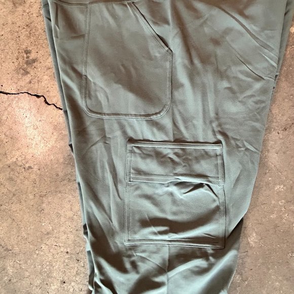 Universal Standard Barre leggings with pockets, 22/24, US Large, NWT - Picture 2 of 3